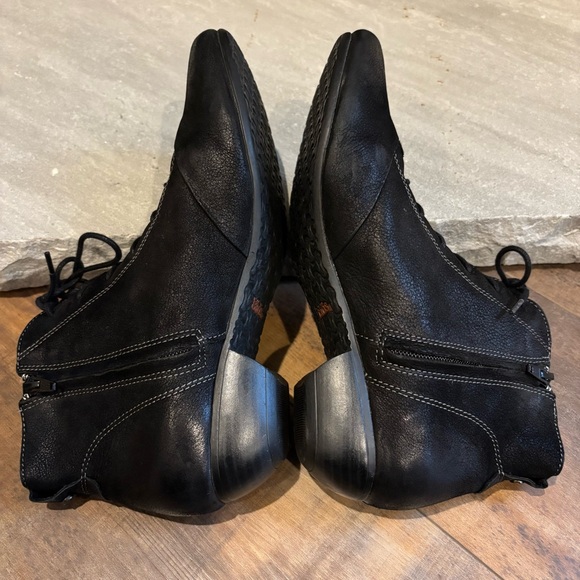 Taos Footwear Black Ankle Boots - Picture 7 of 13